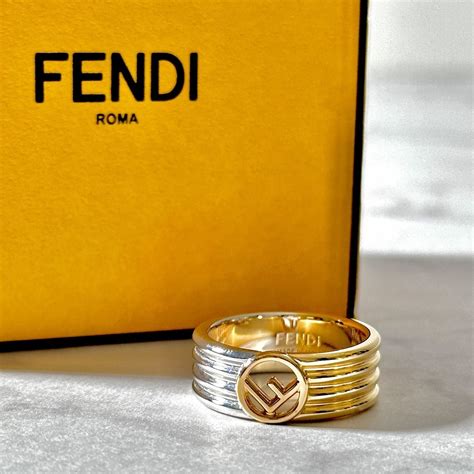 fendi メンズアクセサリー|【FENDI公式】メンズ アクセサリー (ネックレス・リング・ブレ .